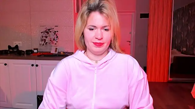 HotTiffani online show from 03/04/26, 11:49