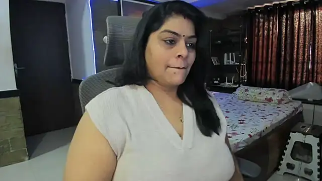 Snapshot of tarivishu23 chatting on 12/20/24, 11:54 tarivishu23 online show from 12/20/24, 11:54