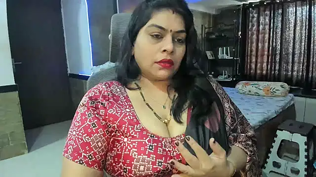 Snapshot of tarivishu23 chatting on 12/23/24, 04:55 tarivishu23 online show from 12/23/24, 04:55