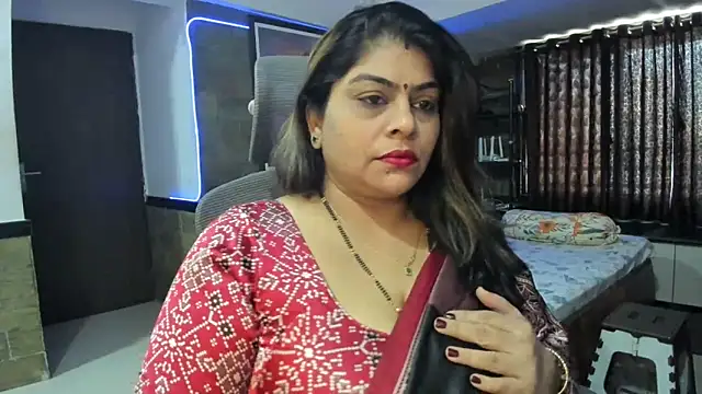 Snapshot of tarivishu23 chatting on 01/14/25, 04:04 tarivishu23 online show from 01/14/25, 04:04