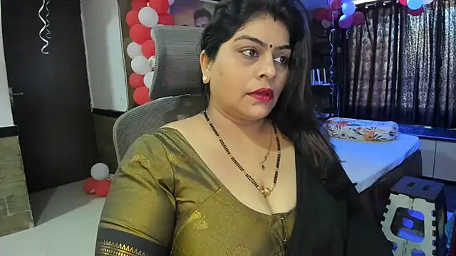 Snapshot of tarivishu23 chatting on 02/15/25, 06:55 tarivishu23 online show from 02/15/25, 06:55