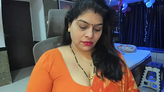 Snapshot of tarivishu23 chatting on 02/15/25, 01:16 tarivishu23 online show from 02/15/25, 01:16
