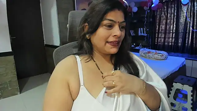 Snapshot of tarivishu23 chatting on 02/16/25, 03:58 tarivishu23 online show from 02/16/25, 03:58