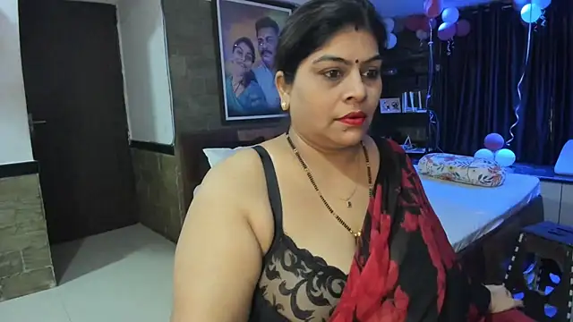 Snapshot of tarivishu23 chatting on 02/17/25, 01:21 tarivishu23 online show from 02/17/25, 01:21