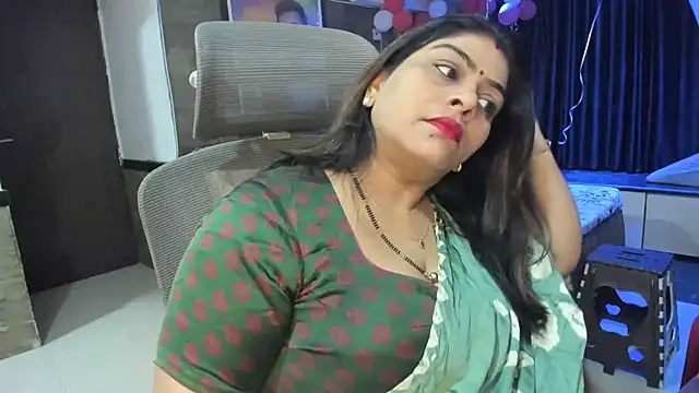 Snapshot of tarivishu23 chatting on 02/19/25, 01:18 tarivishu23 online show from 02/19/25, 01:18