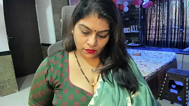 Snapshot of tarivishu23 chatting on 02/19/25, 04:34 tarivishu23 online show from 02/19/25, 04:34