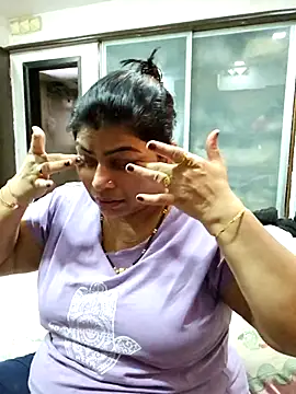 Snapshot of tarivishu23 chatting on 02/19/25, 01:06 tarivishu23 online show from 02/19/25, 01:06