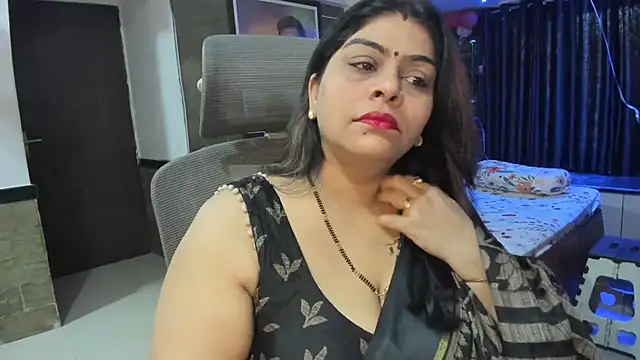 Snapshot of tarivishu23 chatting on 02/22/25, 01:44 tarivishu23 online show from 02/22/25, 01:44