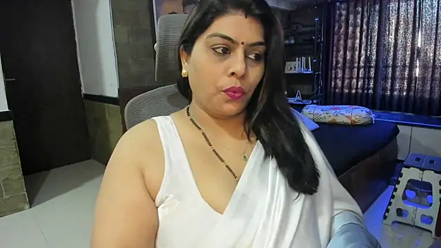 Snapshot of tarivishu23 chatting on 03/08/25, 04:01 tarivishu23 online show from 03/08/25, 04:01