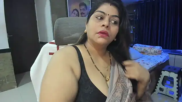 Snapshot of tarivishu23 chatting on 03/17/25, 12:52 tarivishu23 online show from 03/17/25, 12:52