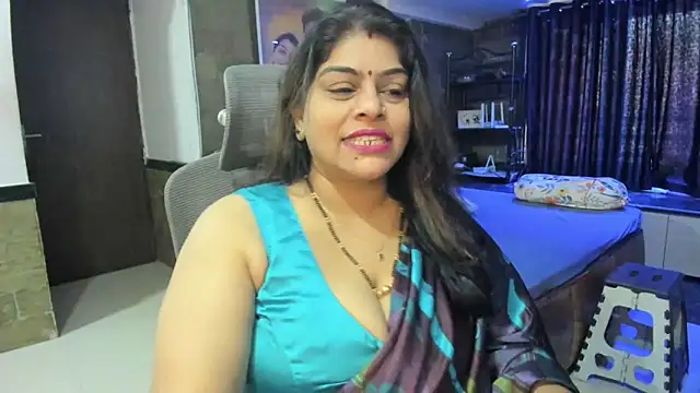 Snapshot of tarivishu23 chatting on 03/23/25, 01:42 tarivishu23 online show from 03/23/25, 01:42