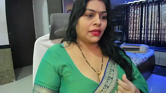 Snapshot of tarivishu23 chatting on 09/11/25, 02:33 tarivishu23 online show from 09/11/25, 02:33