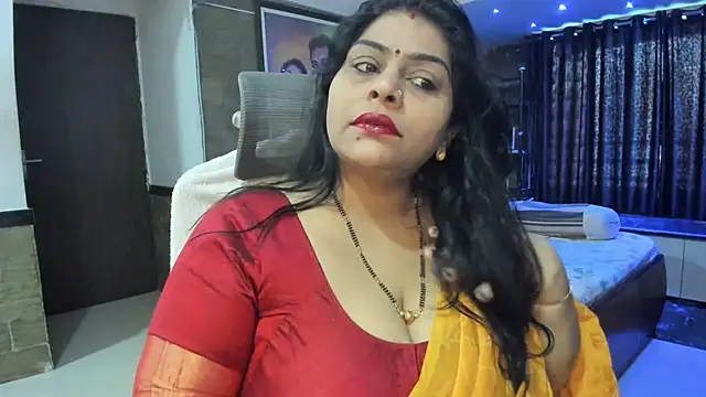 Snapshot of tarivishu23 chatting on 09/24/25, 01:42 tarivishu23 online show from 09/24/25, 01:42