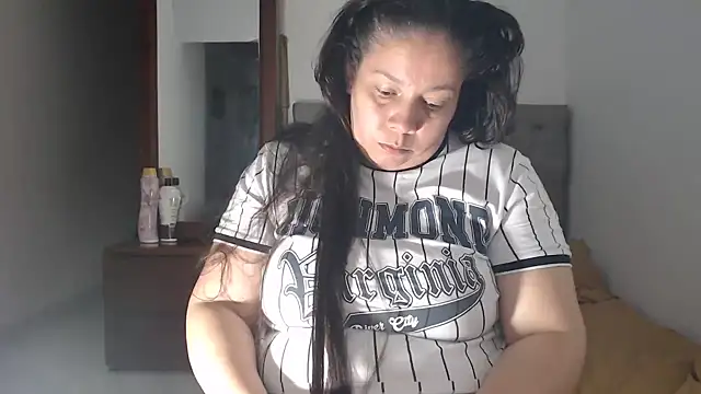 tiffany horny 1 online show from 03/07/25, 05:18