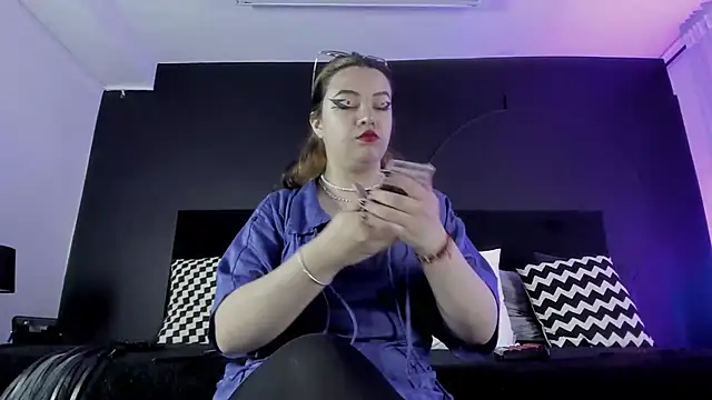  Jade 16 online show from 07/14/26, 11:49