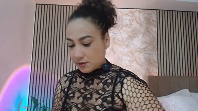 JuliRamirez online show from 07/23/26, 11:41