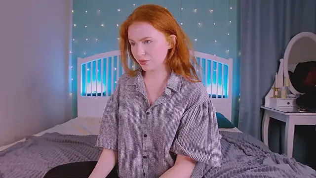 Snapshot of GingerArin chatting on 11/24/25, 01:44 GingerArin online show from 11/24/25, 01:44