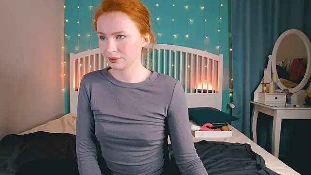 Snapshot of GingerArin chatting on 11/27/25, 10:17 GingerArin online show from 11/27/25, 10:17