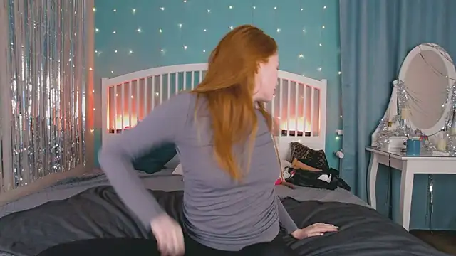 Snapshot of GingerArin chatting on 01/17/26, 11:37 GingerArin online show from 01/17/26, 11:37