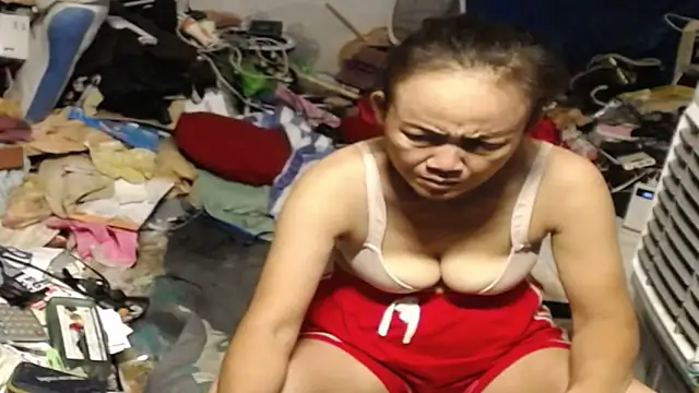 Snapshot of 1CuteAndSexy69 chatting on 06/26/26, 01:04 1CuteAndSexy69 online show from 06/26/26, 01:04