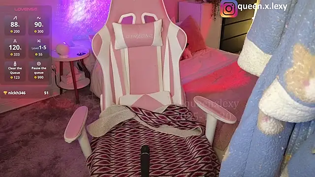 Snapshot of queenxlexy chatting on 11/20/25, 04:51 queenxlexy online show from 11/20/25, 04:51