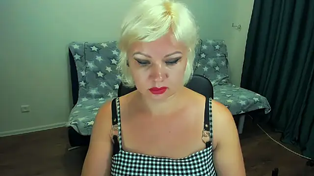 Snapshot of Angelaroberti3 chatting on 09/26/25, 05:06 Angelaroberti3 online show from 09/26/25, 05:06