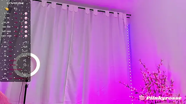 rosseblondee online show from 02/07/25, 09:26