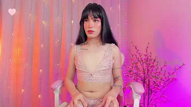 rosseblondee online show from 11/04/25, 09:36