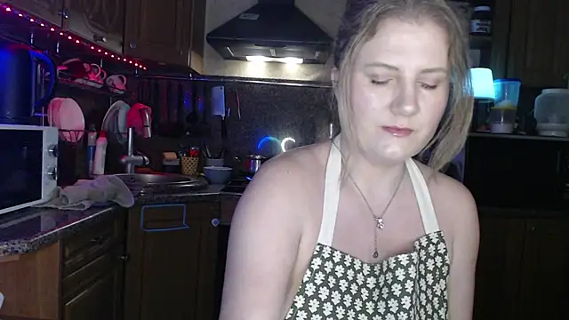 Snapshot of LizaCakes chatting on 01/27/25, 03:18 LizaCakes online show from 01/27/25, 03:18