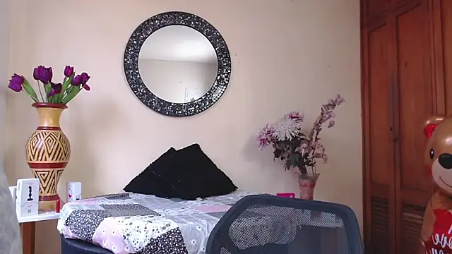 NicoleSantana online show from 02/24/26, 07:56