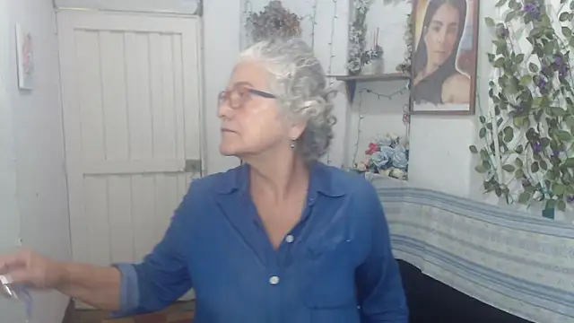 FunnyGrandma online show from 09/25/25, 11:30