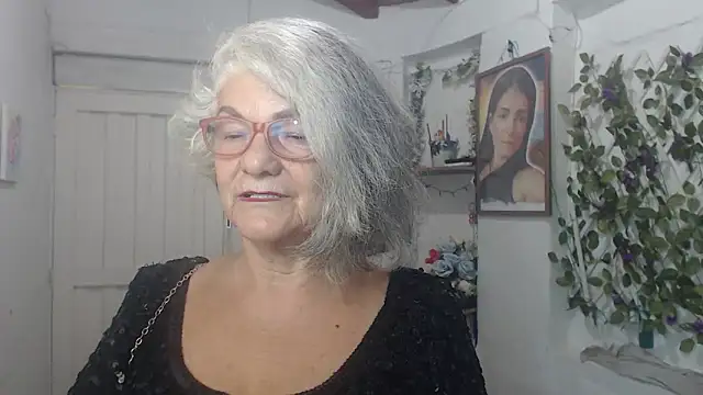 FunnyGrandma online show from 10/03/25, 11:35