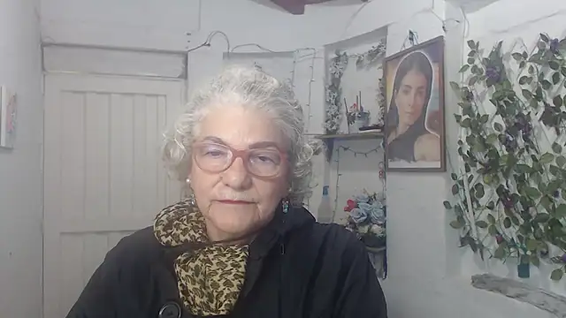FunnyGrandma online show from 10/05/25, 03:16