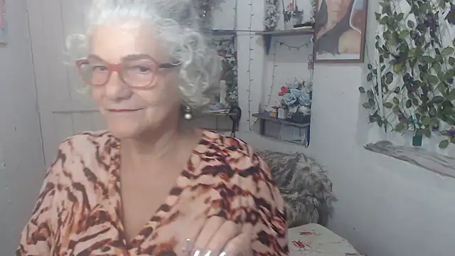 FunnyGrandma online show from 10/09/25, 12:30