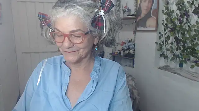 FunnyGrandma online show from 10/09/25, 11:03