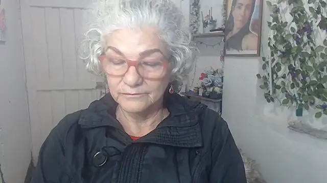 FunnyGrandma online show from 10/16/25, 02:12