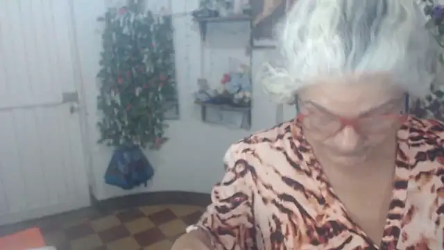 FunnyGrandma online show from 11/21/25, 01:15