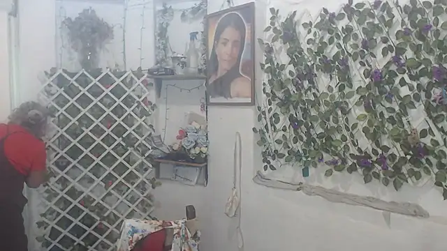 FunnyGrandma online show from 11/23/25, 03:39