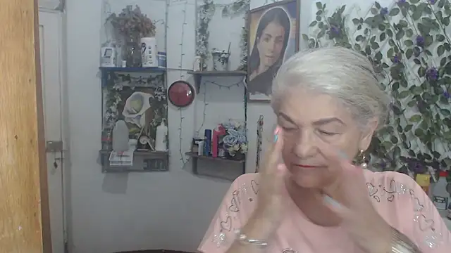 FunnyGrandma online show from 05/06/26, 01:57