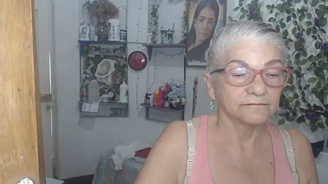 FunnyGrandma online show from 05/22/26, 04:56