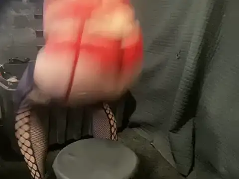 Snapshot of xdresserwithass chatting on 03/21/25, 11:01 xdresserwithass online show from 03/21/25, 11:01