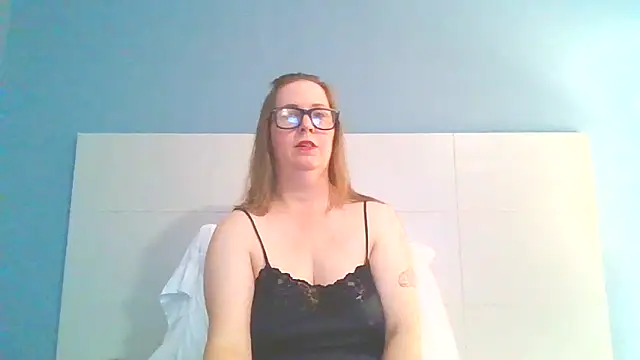 Snapshot of SweetandNaughty1 chatting on 12/12/24, 12:01 SweetandNaughty1 online show from 12/12/24, 12:01