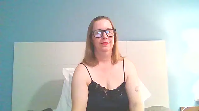 Snapshot of SweetandNaughty1 chatting on 03/04/25, 09:40 SweetandNaughty1 online show from 03/04/25, 09:40