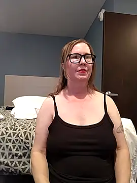 Snapshot of SweetandNaughty1 chatting on 10/20/25, 04:57 SweetandNaughty1 online show from 10/20/25, 04:57