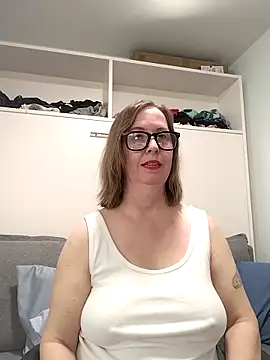 SweetandNaughty1 online show from 02/05/26, 08:24