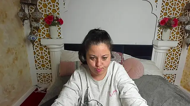 AleshaArabian online show from 10/25/25, 04:20