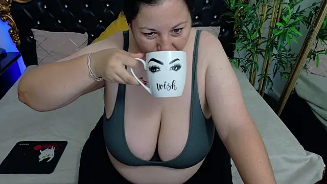 AleshaArabian online show from 08/06/26, 07:49