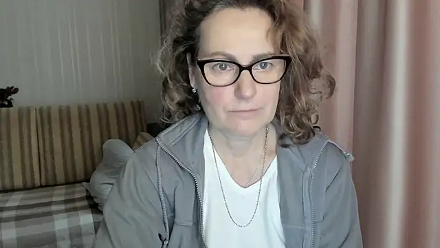 lauraoven online show from 02/05/25, 07:29