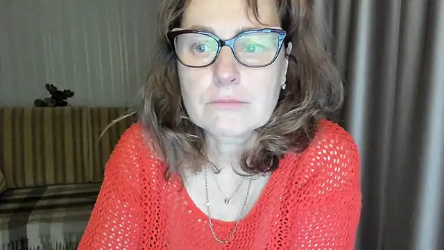 lauraoven online show from 03/03/25, 05:50