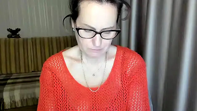 lauraoven online show from 03/05/25, 05:50